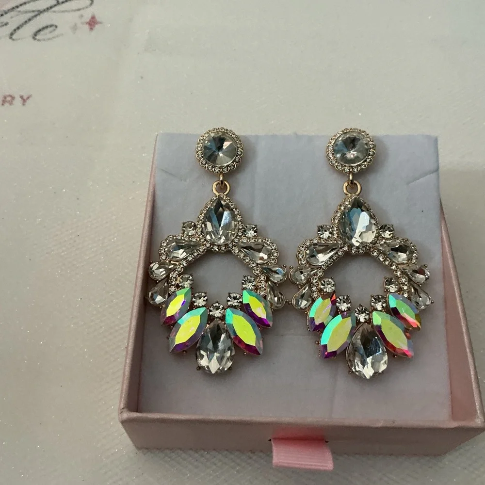 💖 Iridescent Aurora Borealis Crystal Drop Earrings